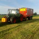 Die Grünfutterernte zieht sich: Viele Flächen stehen unter Wasser.