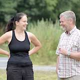 Burghard Meier im Gespräch mit seiner Mitarbeiterin Benita Seiler