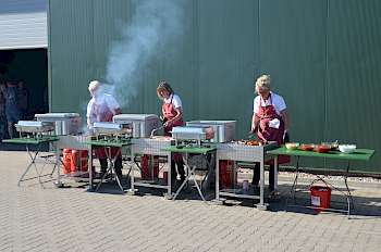 Zum Abschluss wurde gegrillt. (Foto: Carl)